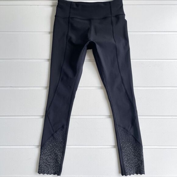 Lululemon Tight Stuff Tight Black Crop 23” Luxtreme Leggings Size 4 - Picture 1 of 11